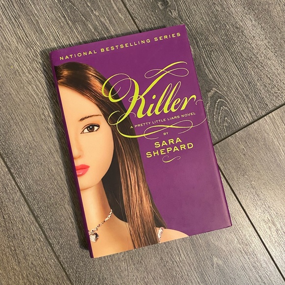 Sara Shepard Bundle - Picture 5 of 6